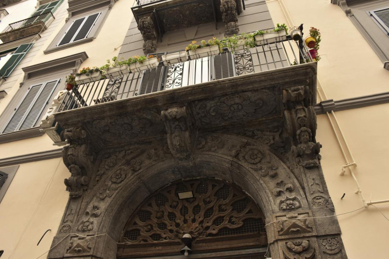 Corno Napoletano Free Parking For Small Cars Only Napoli Exterior foto