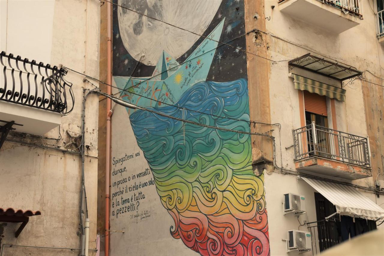 Corno Napoletano Free Parking For Small Cars Only Napoli Exterior foto