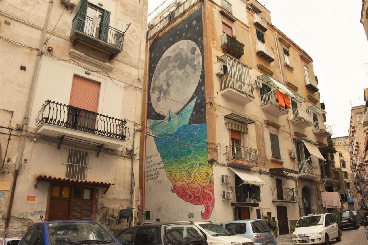 Corno Napoletano Free Parking For Small Cars Only Napoli Exterior foto