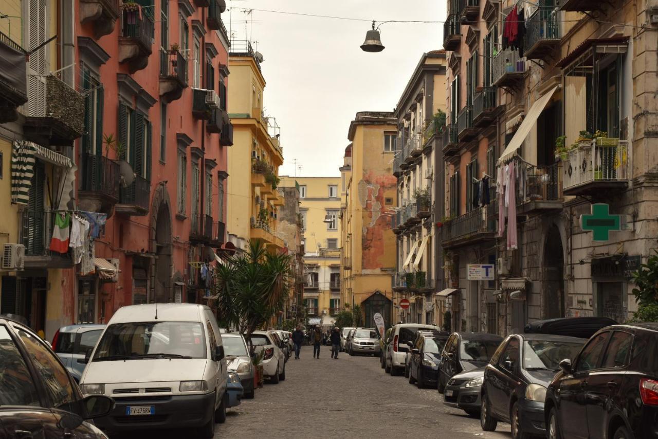 Corno Napoletano Free Parking For Small Cars Only Napoli Exterior foto